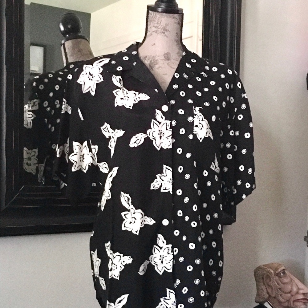 Black and White Floral women’s blouse